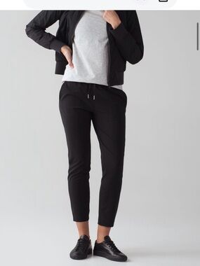 Lululemon On The Fly Pants Black 28”  Luxtreme Drawstring Sz 6 Gym Sports